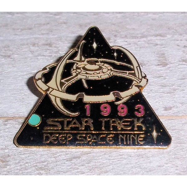 Paramount Star Trek Deep Space Nine DS9 Collectible Pin Paramount Star Trek Deep Space Nine DS9 Collectible Pin