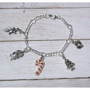 RTD-4106 : Candy Cane, Santa, North Pole Charms Christmas Bracelet at Heaven's Charms